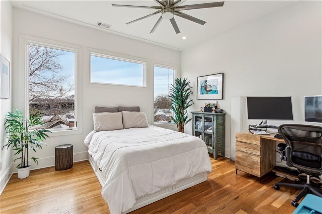 522 Boulevard Place NE Unit 1