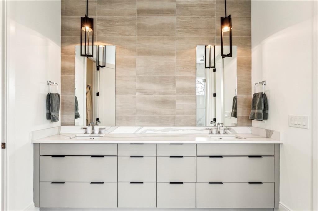 522 Boulevard Place NE Unit 1