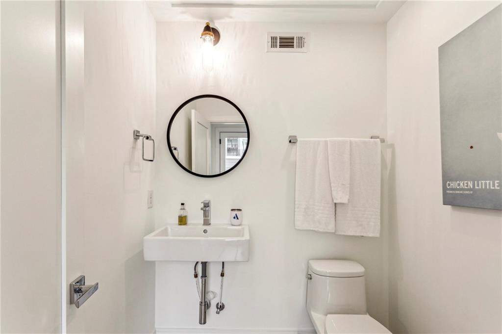 522 Boulevard Place NE Unit 1