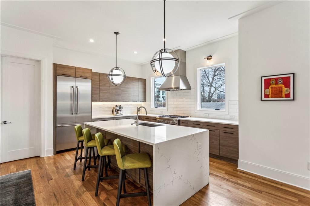 522 Boulevard Place NE Unit 1