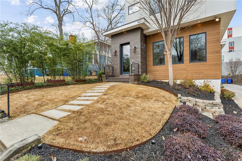 522 Boulevard Place NE Unit 1