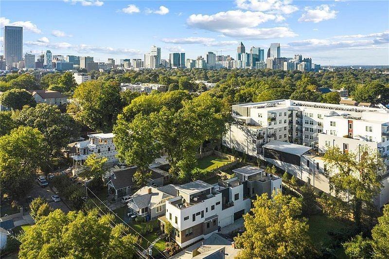 522 Boulevard Place NE Unit 1