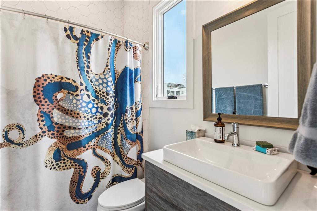 522 Boulevard Place NE Unit 1