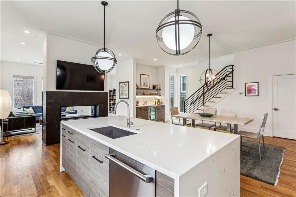 522 Boulevard Place NE Unit 1