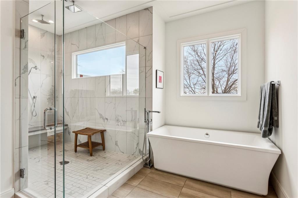 522 Boulevard Place NE Unit 1