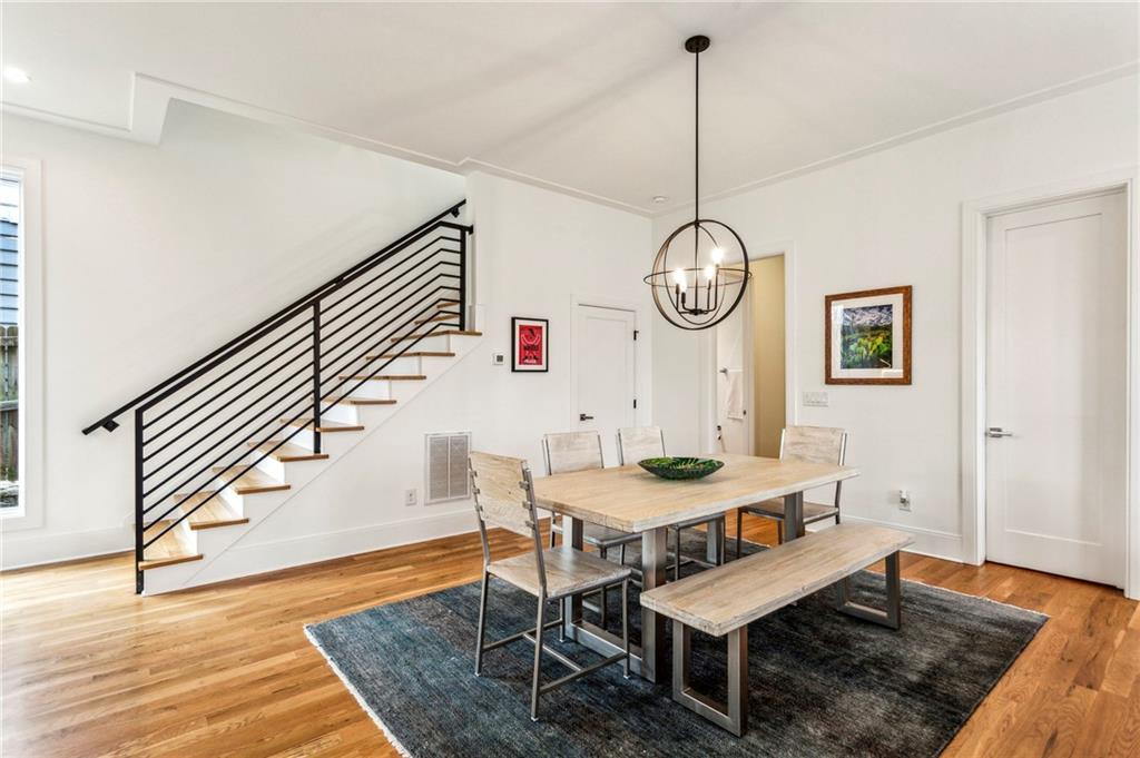 522 Boulevard Place NE Unit 1