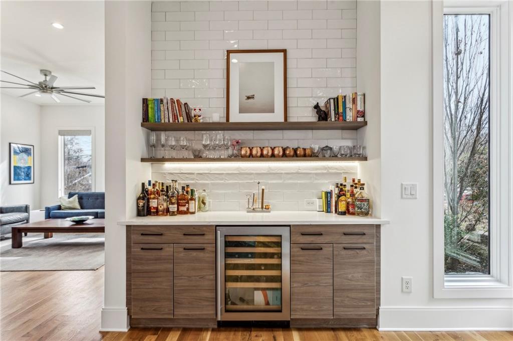 522 Boulevard Place NE Unit 1