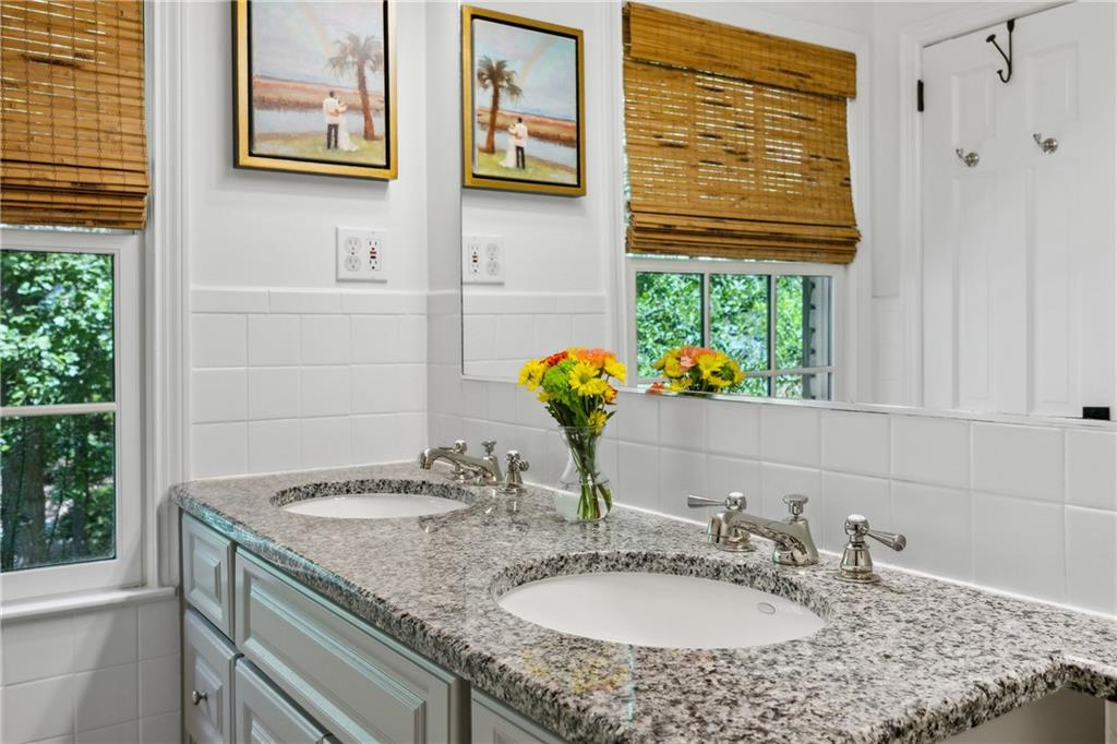 2781 Mornington Drive NW