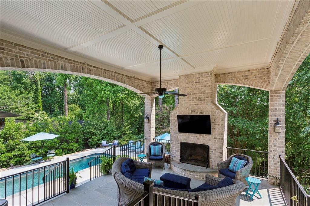 2115 Howell Mill Road NW