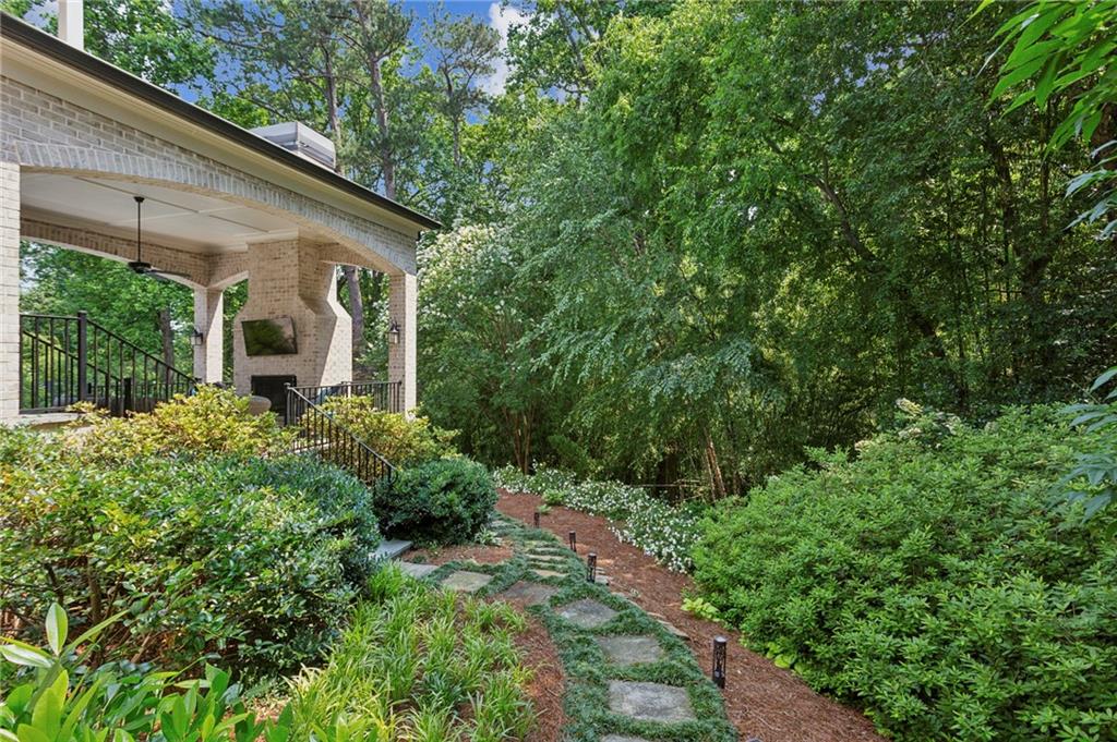 2115 Howell Mill Road NW