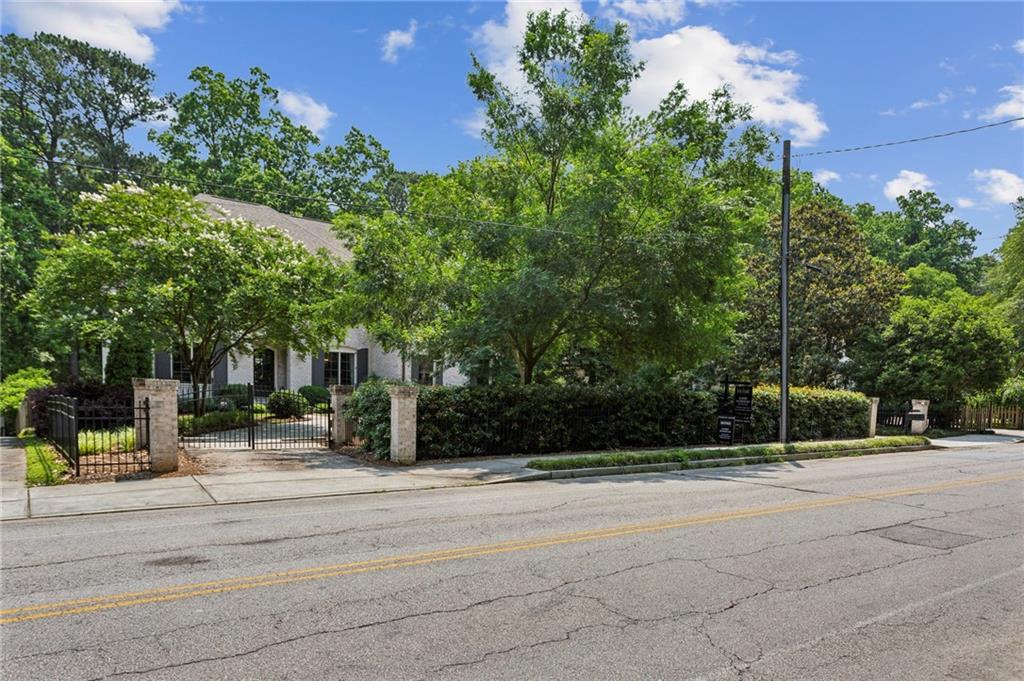 2115 Howell Mill Road NW