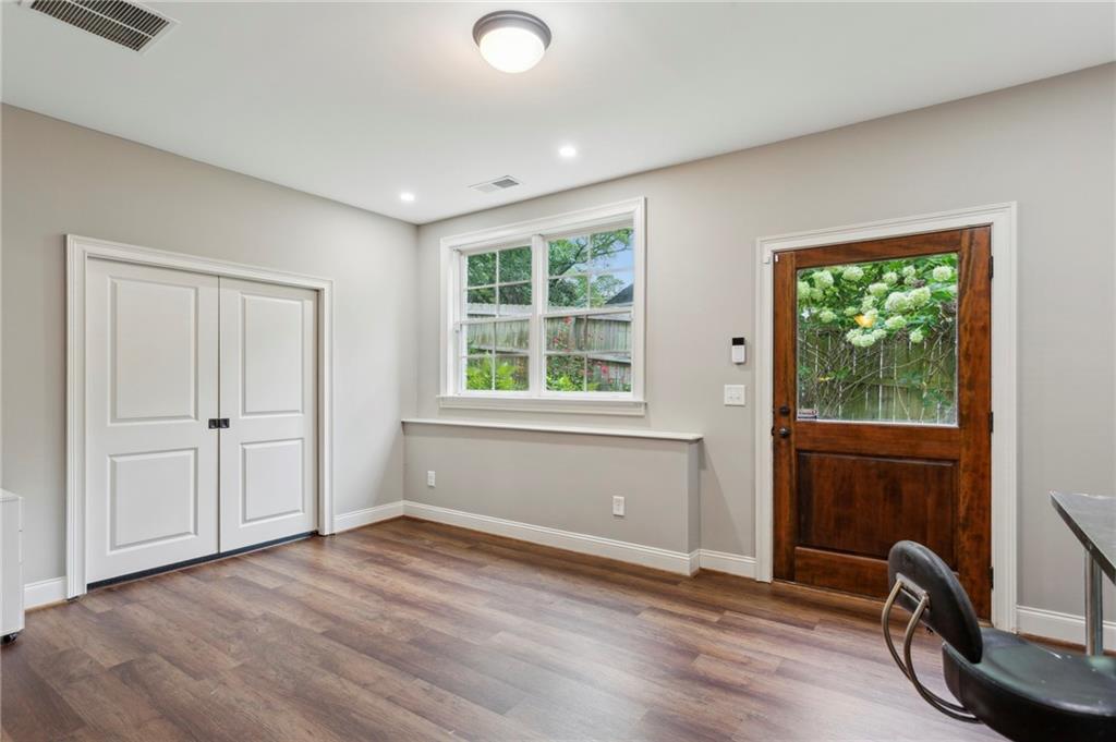 2115 Howell Mill Road NW