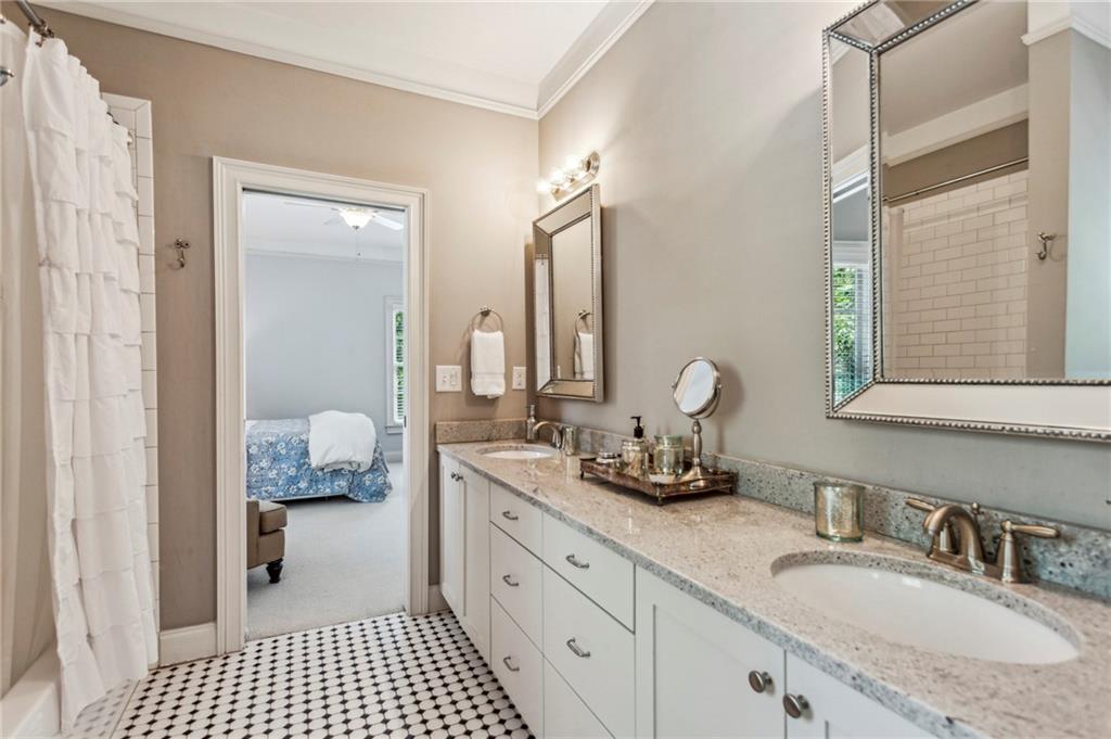 2115 Howell Mill Road NW