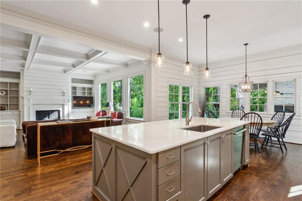 2115 Howell Mill Road NW