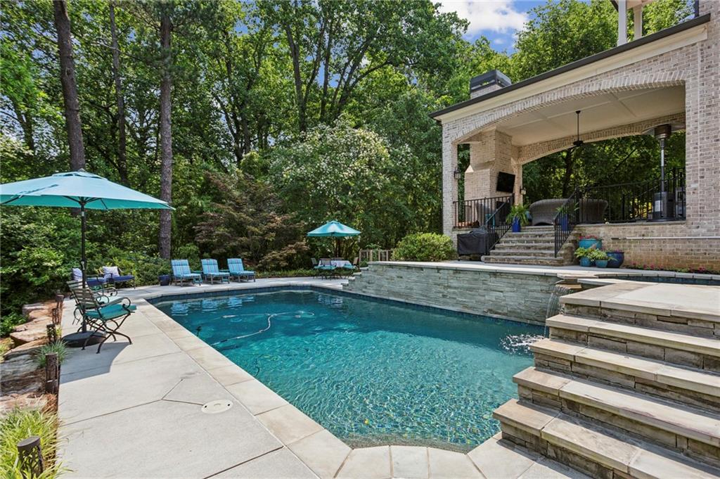 2115 Howell Mill Road NW