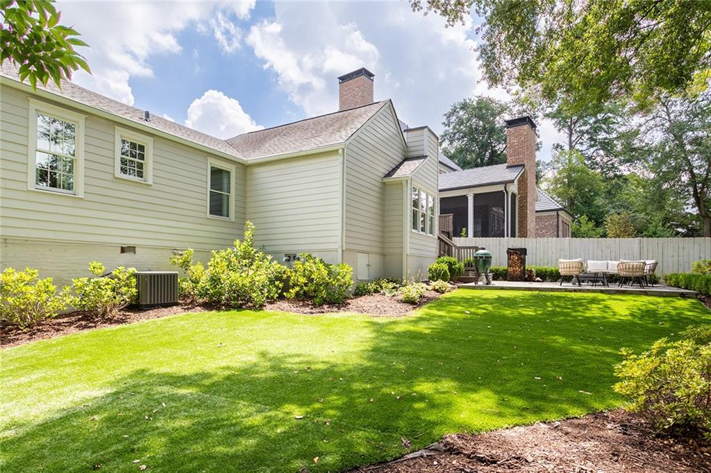 2318 Havenridge Drive NW