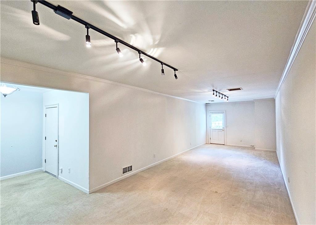 5652 River Oaks Place