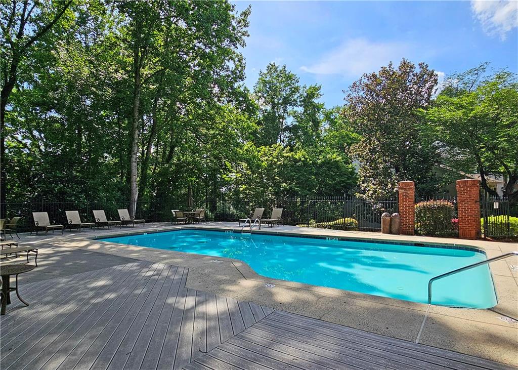 5652 River Oaks Place