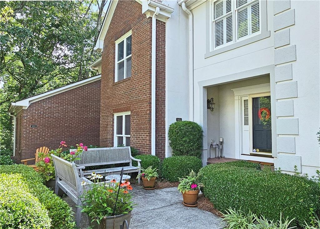 5652 River Oaks Place