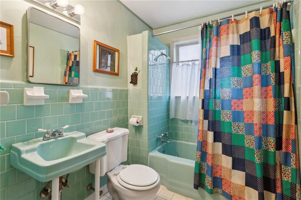 3781 Narmore Drive NE