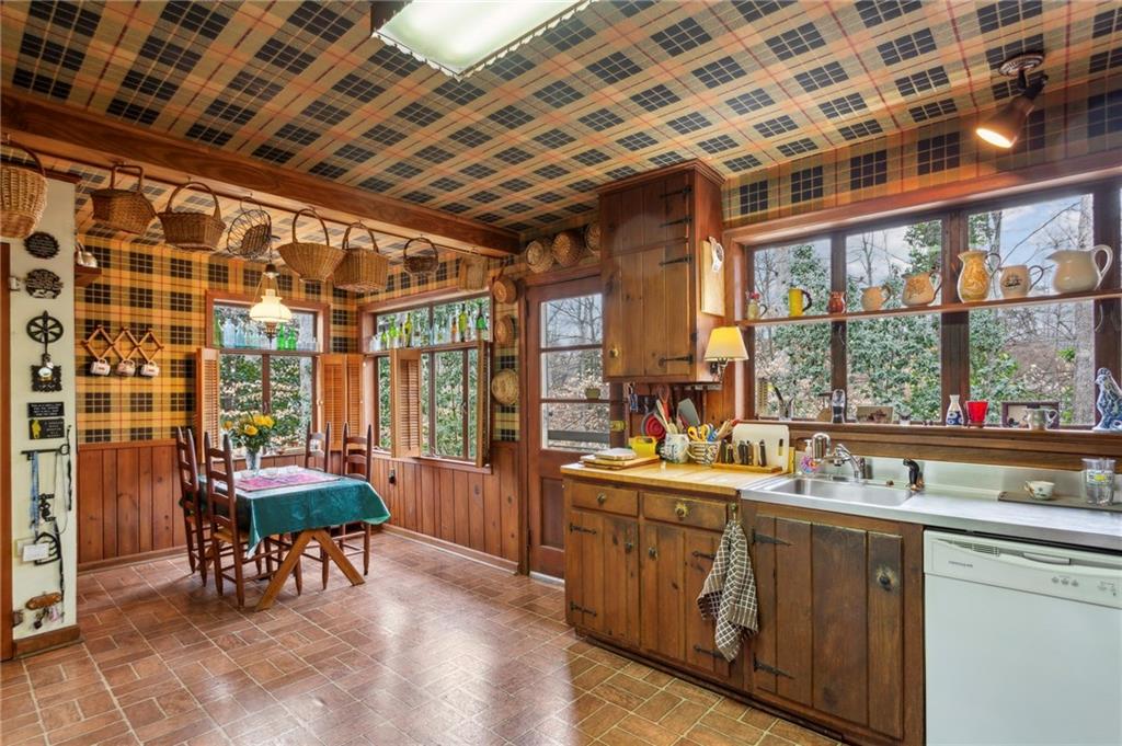 3781 Narmore Drive NE