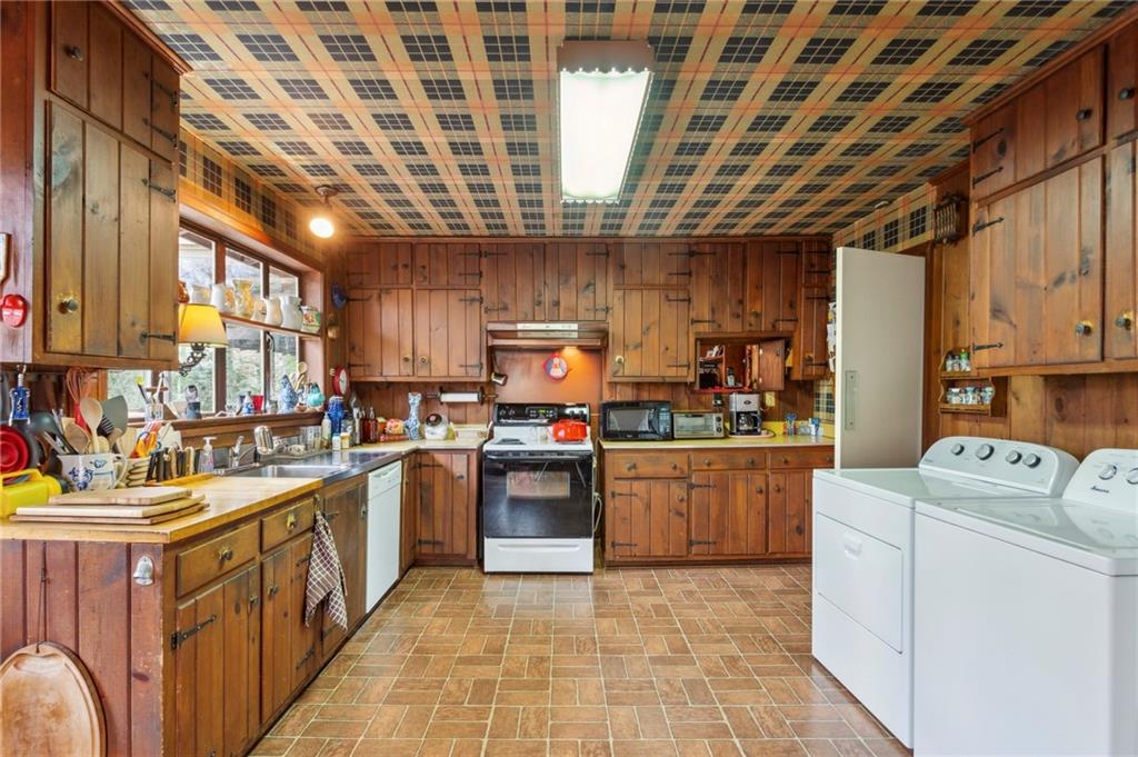 3781 Narmore Drive NE