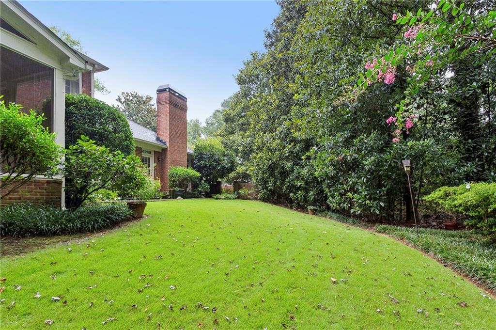 399 Glencastle Drive