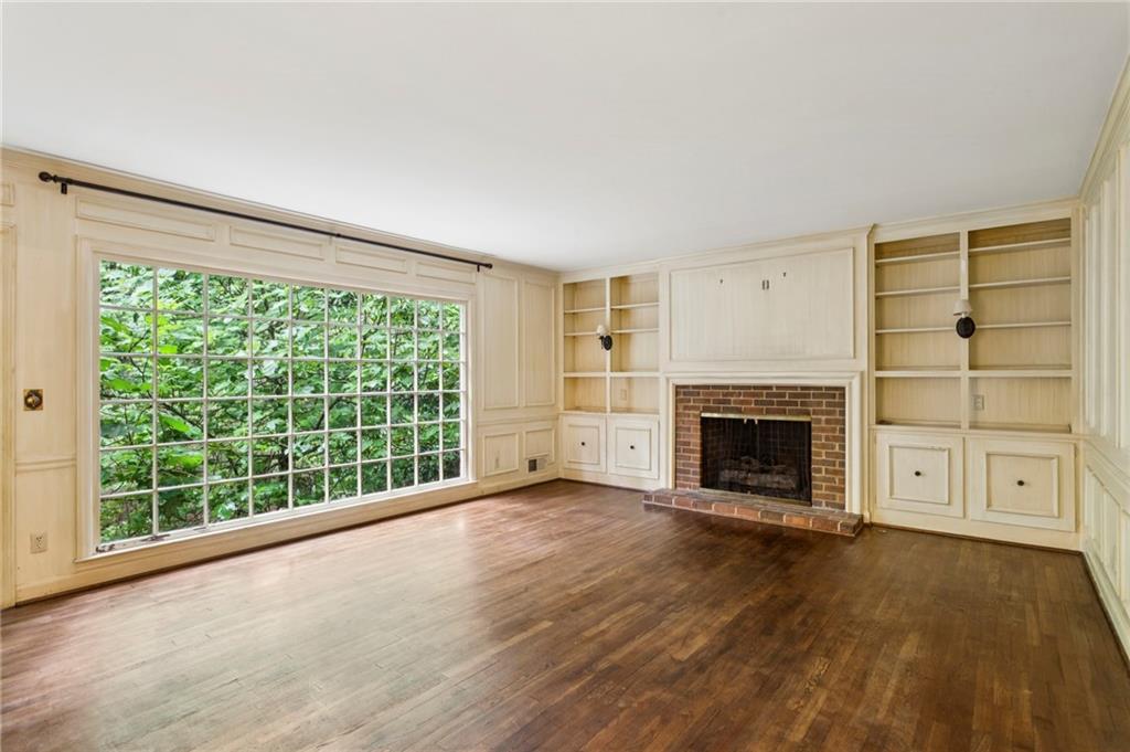 399 Glencastle Drive