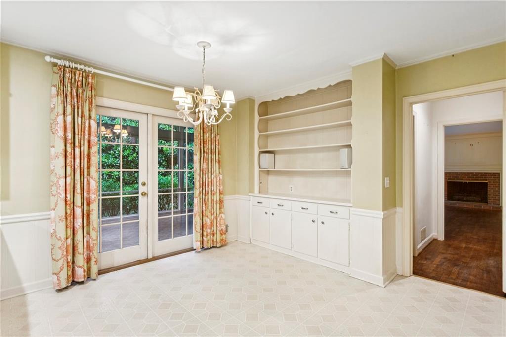 399 Glencastle Drive