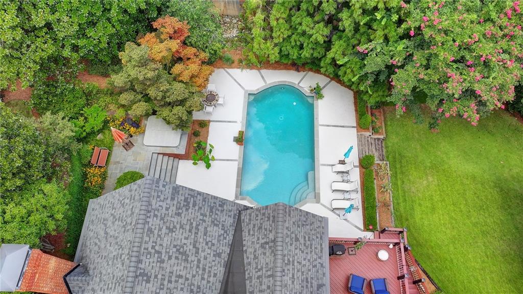 2911 Knob Hill Drive SE