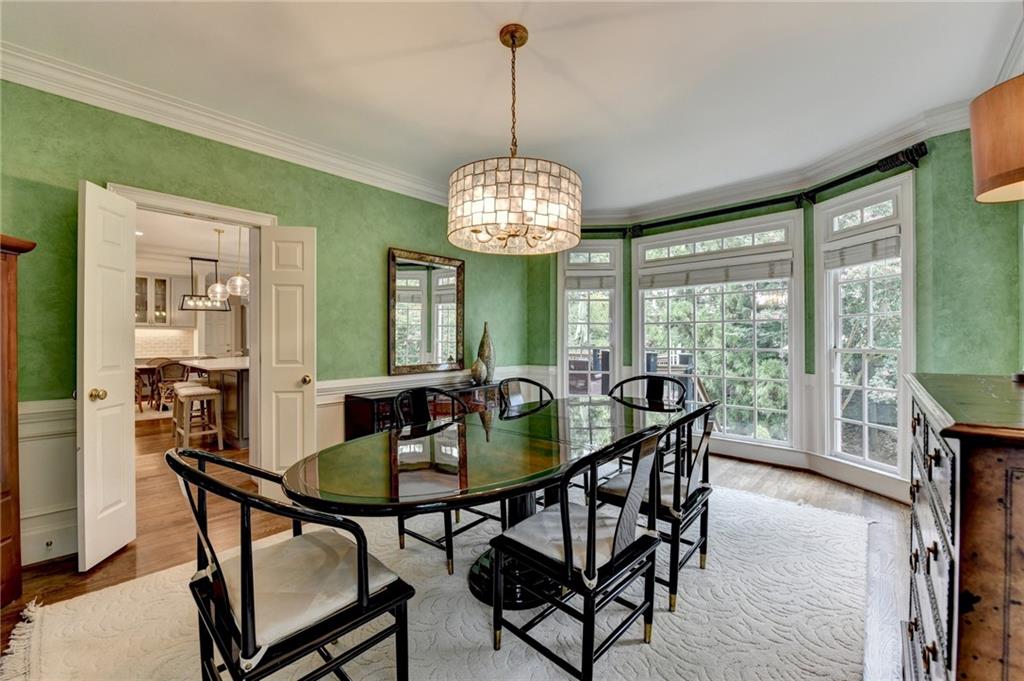 2911 Knob Hill Drive SE