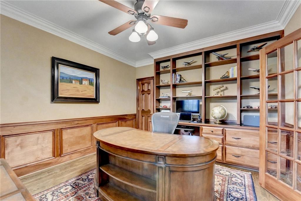 2911 Knob Hill Drive SE