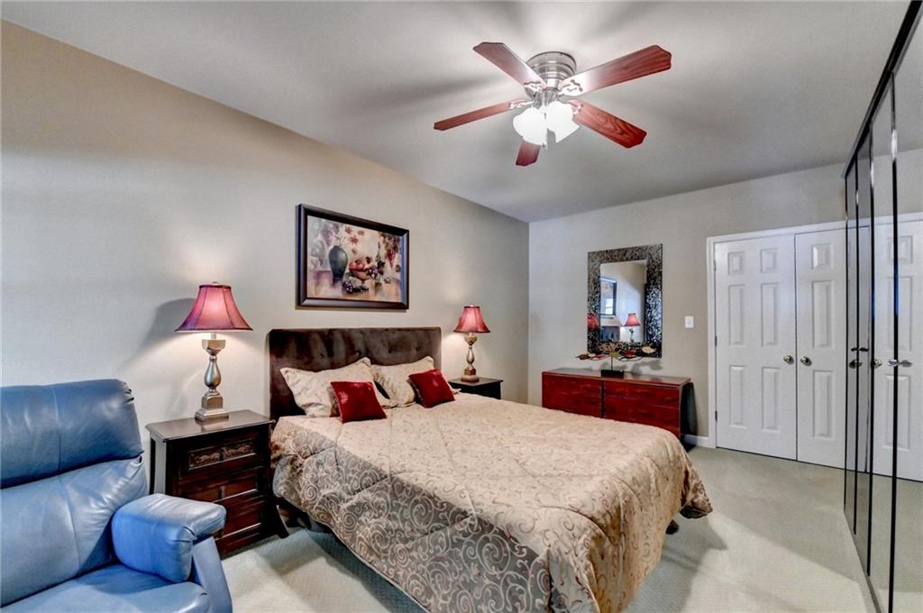 2911 Knob Hill Drive SE