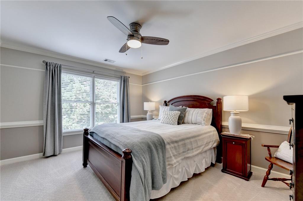 2911 Knob Hill Drive SE