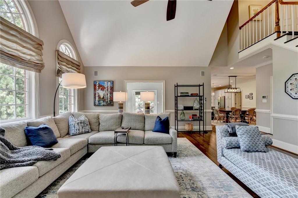 2911 Knob Hill Drive SE