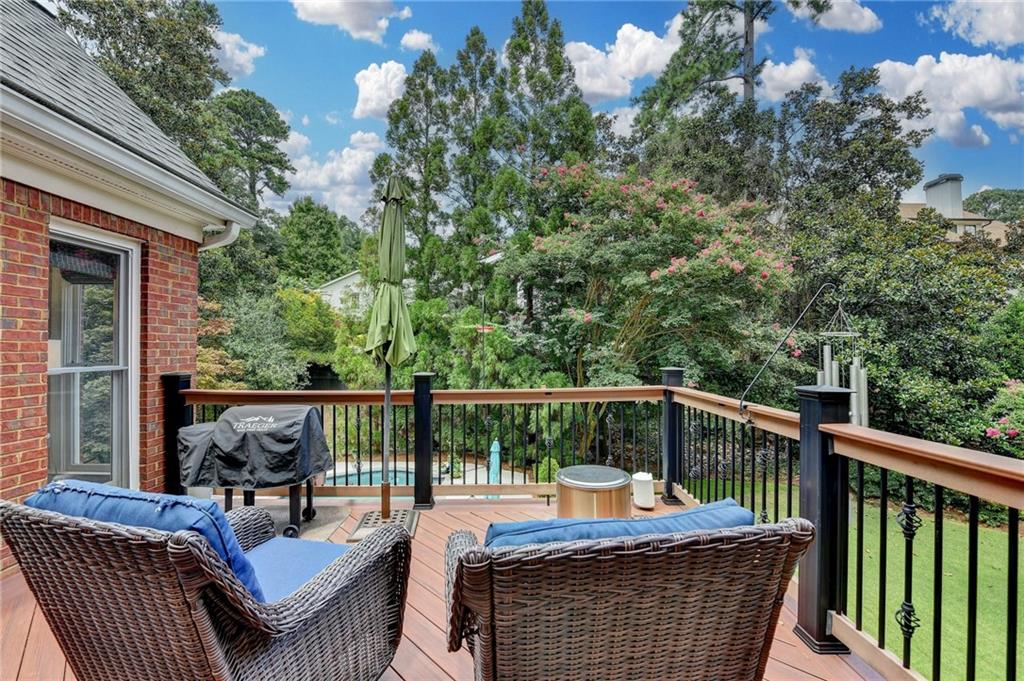 2911 Knob Hill Drive SE