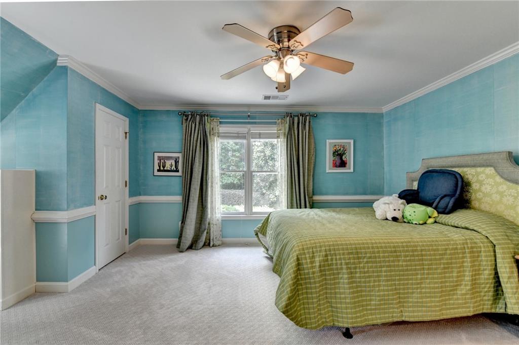 2911 Knob Hill Drive SE