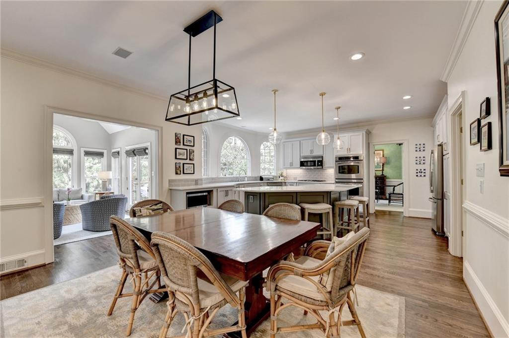 2911 Knob Hill Drive SE