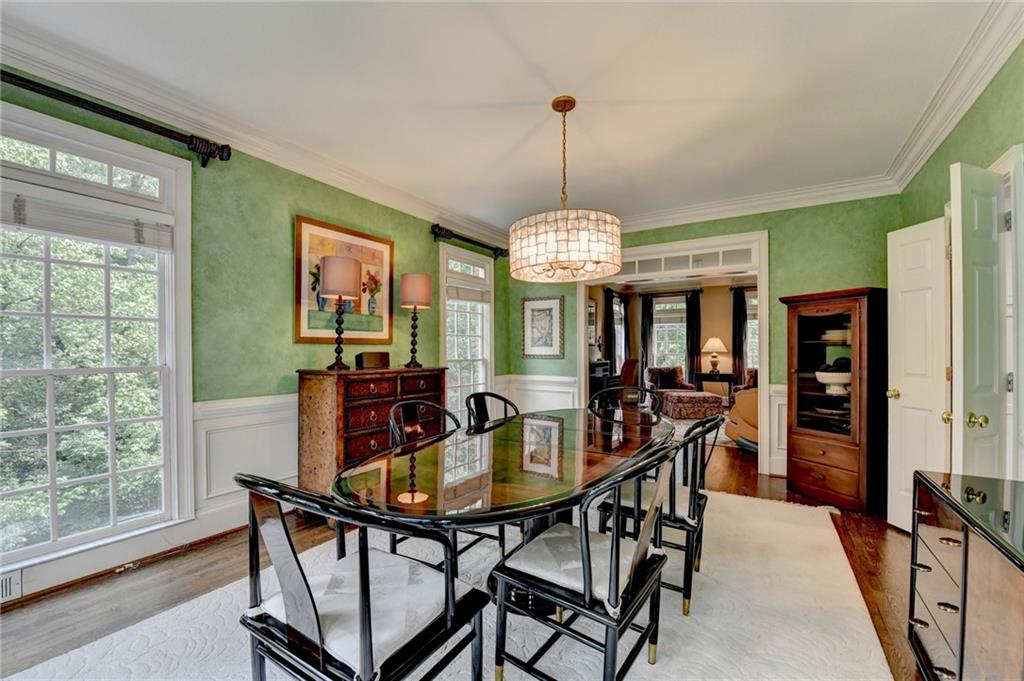 2911 Knob Hill Drive SE