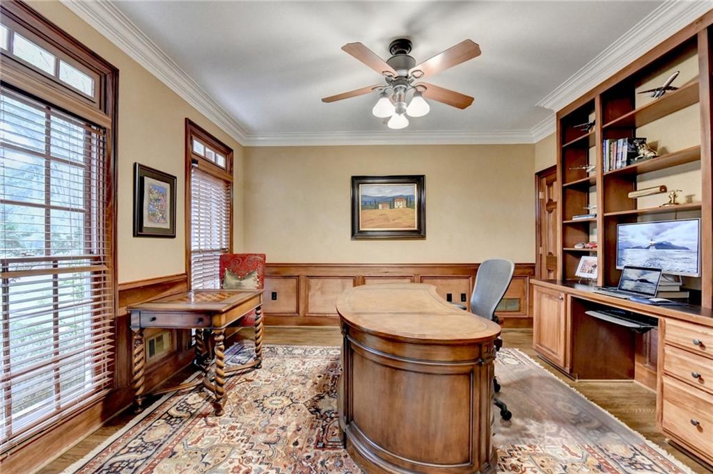 2911 Knob Hill Drive SE