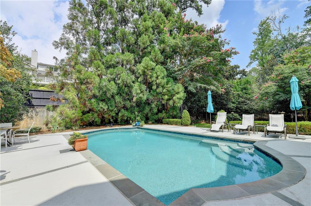 2911 Knob Hill Drive SE