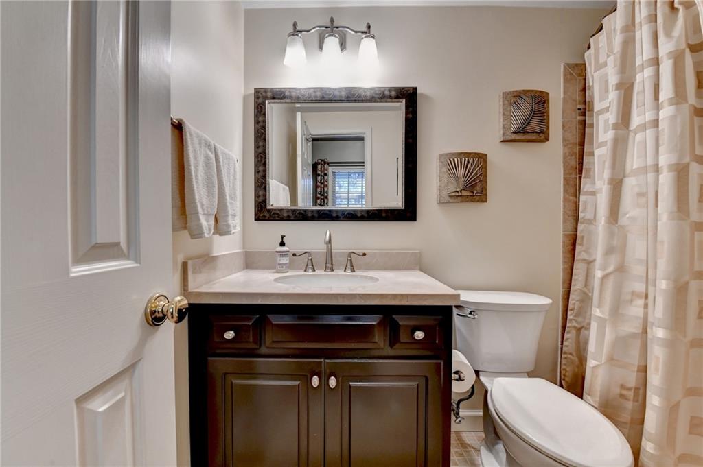 2911 Knob Hill Drive SE