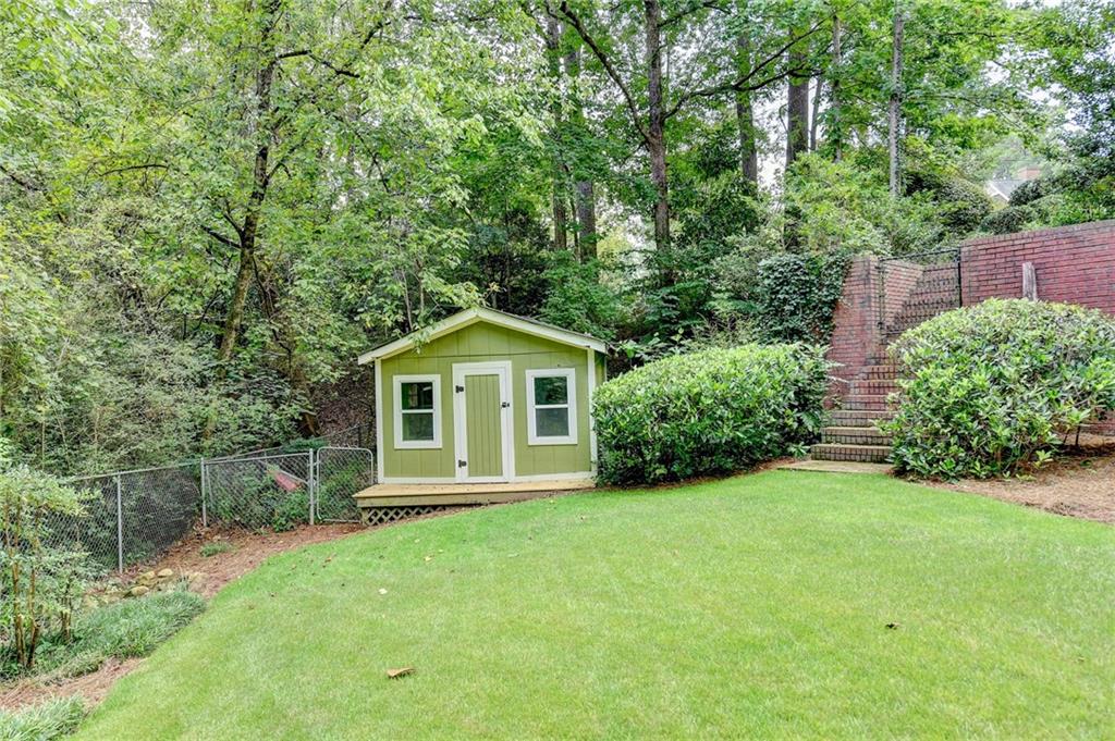 2911 Knob Hill Drive SE