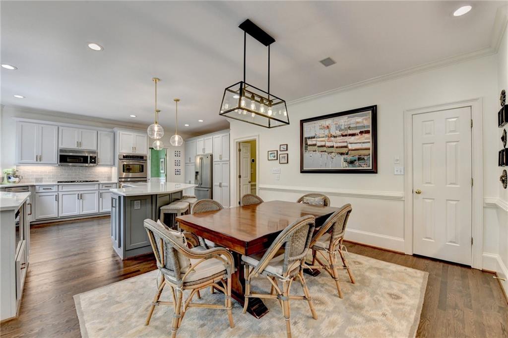 2911 Knob Hill Drive SE