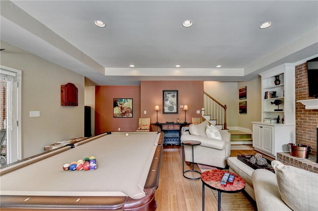 2911 Knob Hill Drive SE