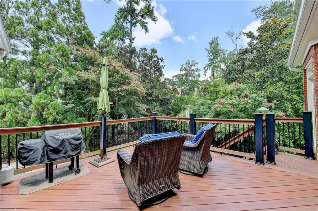 2911 Knob Hill Drive SE