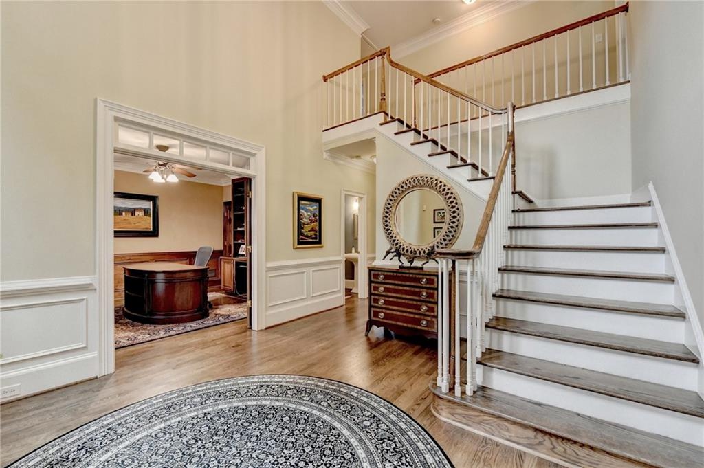 2911 Knob Hill Drive SE