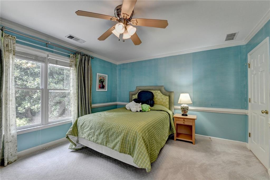 2911 Knob Hill Drive SE