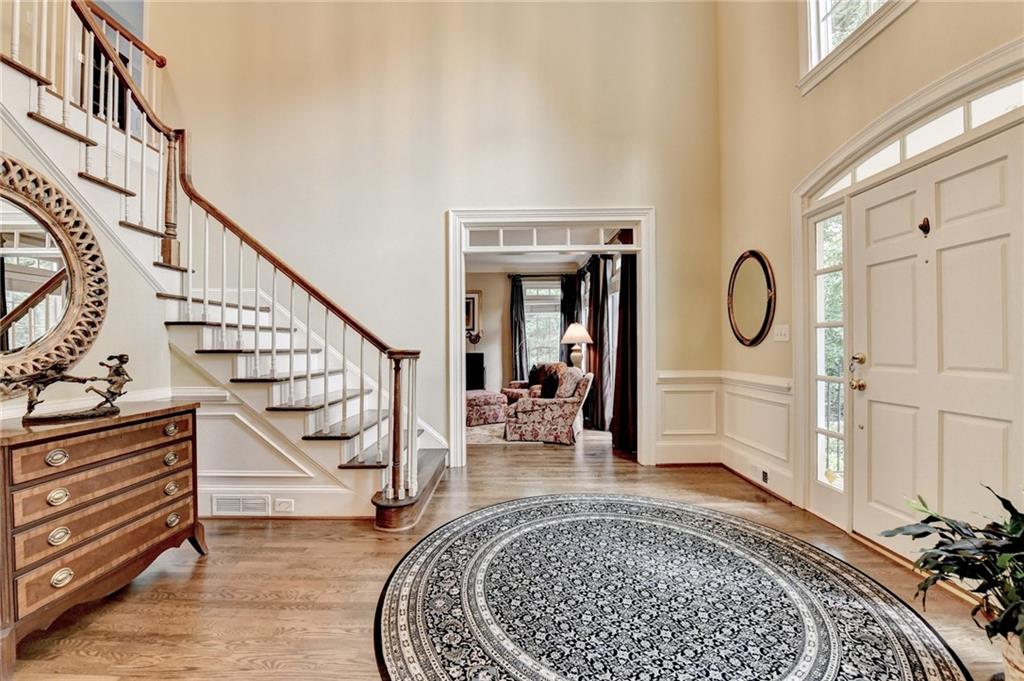 2911 Knob Hill Drive SE