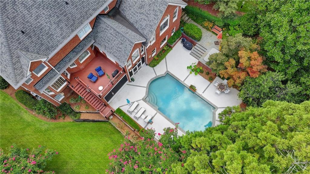 2911 Knob Hill Drive SE